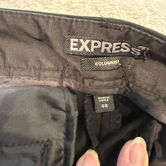 Lot of 5 pair of Women’s Express pants - all size 4 - Picture 12 of 13